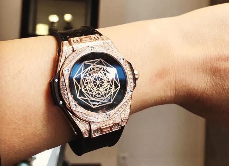 dong ho hublot Sang Bleu King Gold