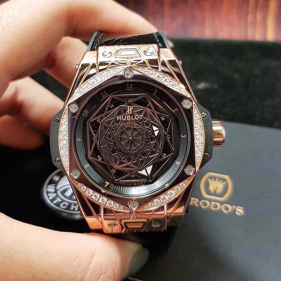 dong ho hublot Sang Bleu King Gold