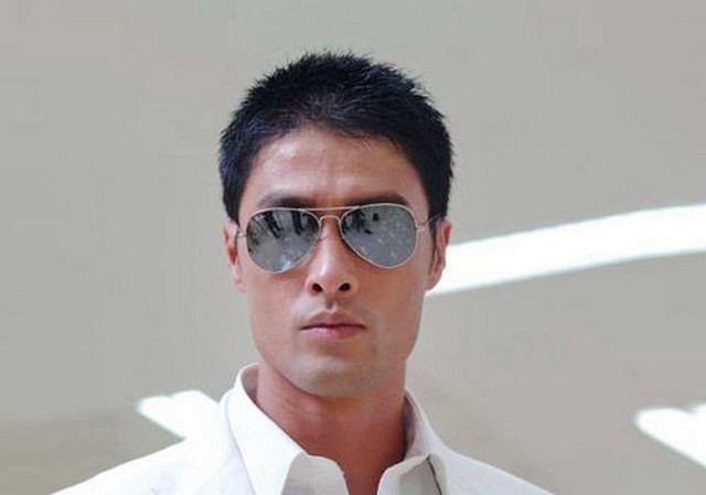 kinh-mat-nam-cao-cap-ray-ban-4