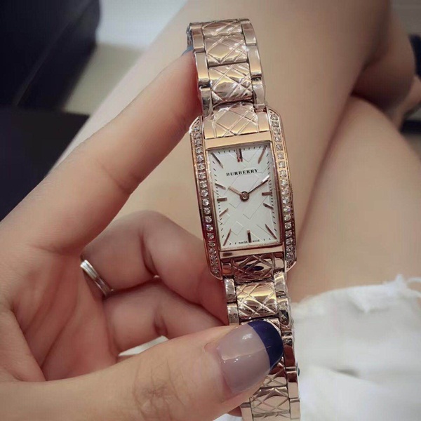 Đồng hồ nữ Burberry BR07