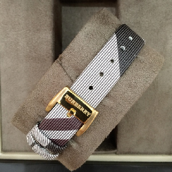 Đồng hồ nữ Burberry dây da BR06