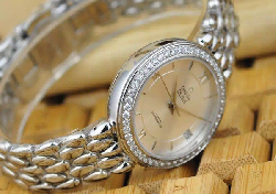 Đồng hồ nữ Omega OM-8168 Silver