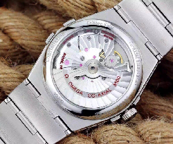 Đồng hồ Omega nam 123.20.38.21.02.009