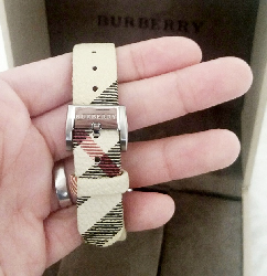 Đồng hồ nữ Burberry dây da BR09