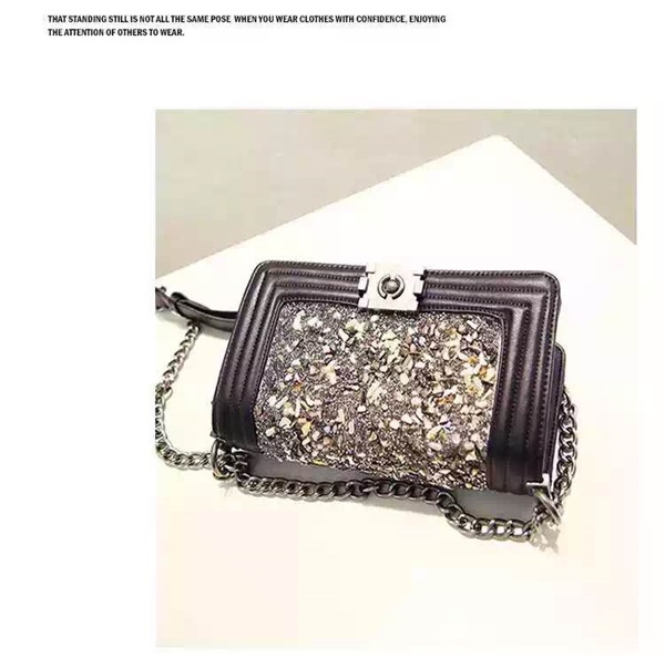 tui-xach-nu-chanel-boy-1