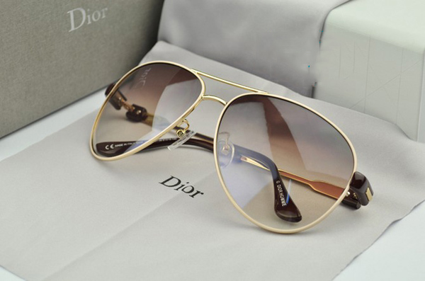 Kính Dior thời trang gọng vàng