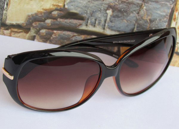 Kính mắt thời trang cao cấp Dior Lady 02