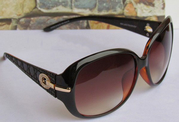 Kính mắt thời trang cao cấp Dior Lady 02