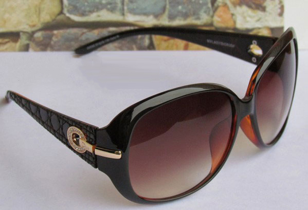 Kính mắt thời trang cao cấp Dior Lady 02